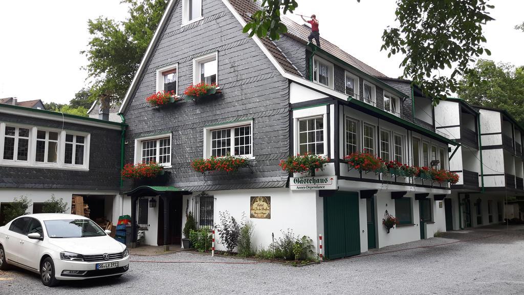 Hotel In Der Strassen Solingen Exterior photo