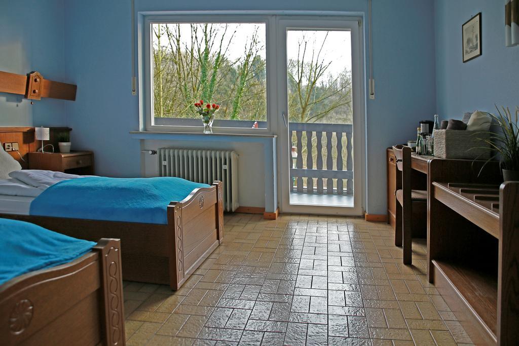Hotel In Der Strassen Solingen Exterior photo